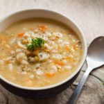 Sopa de arroz de cebada