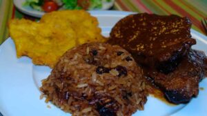 Lee más sobre el artículo Arroz con Coco Colombiano