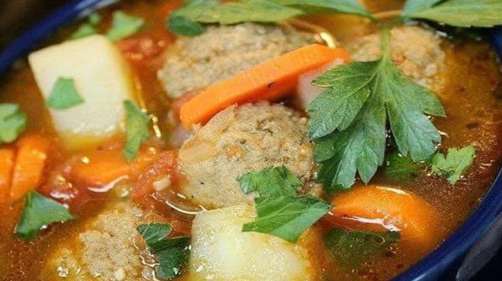 En este momento estás viendo Caldo de Albóndigas