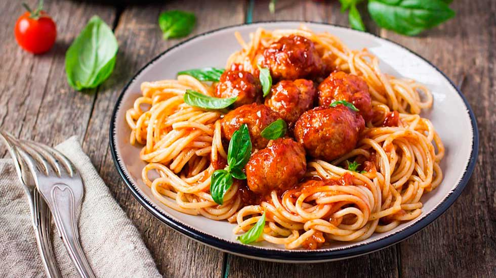 En este momento estás viendo Spaghetti con Albóndigas